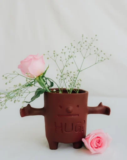 HUG – The Little Vase